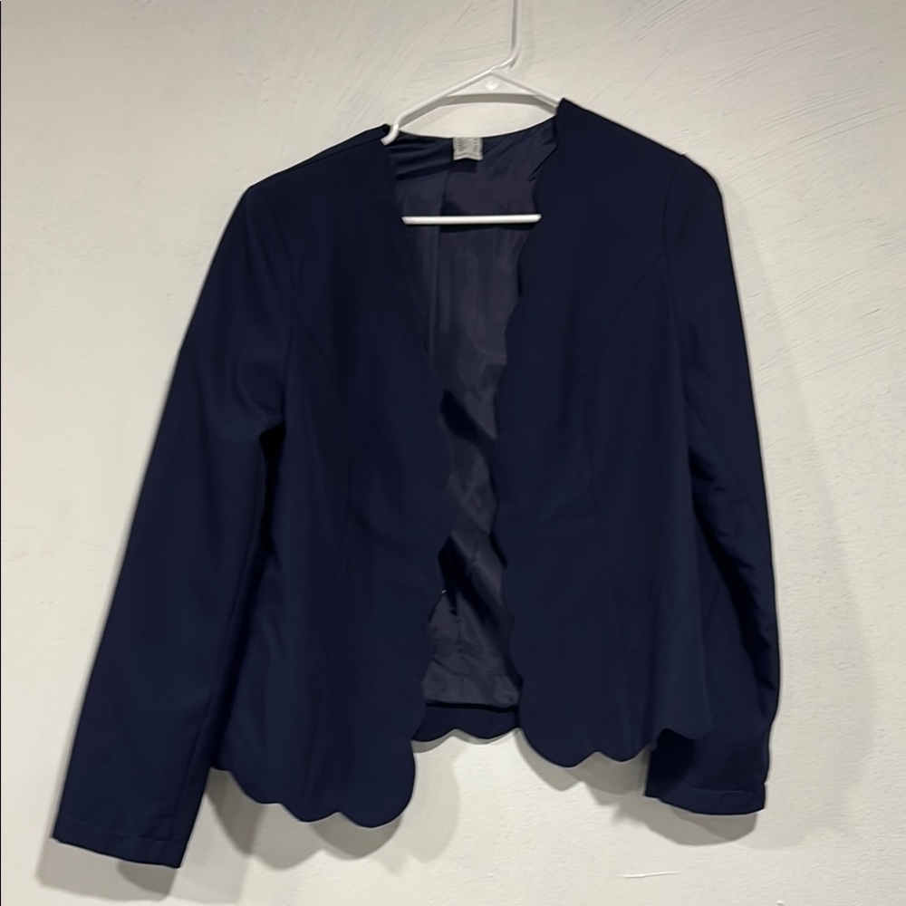 Navy Blue Cropped Blazer with Modern Hemline